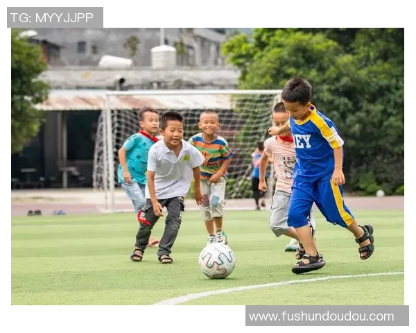 学踢足球的快乐与成长每一次训练都是新的挑战与收获